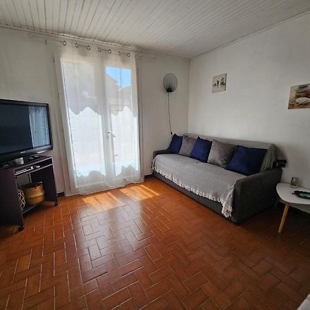 Апартаменты Location Saisonniere Coursan Экстерьер фото